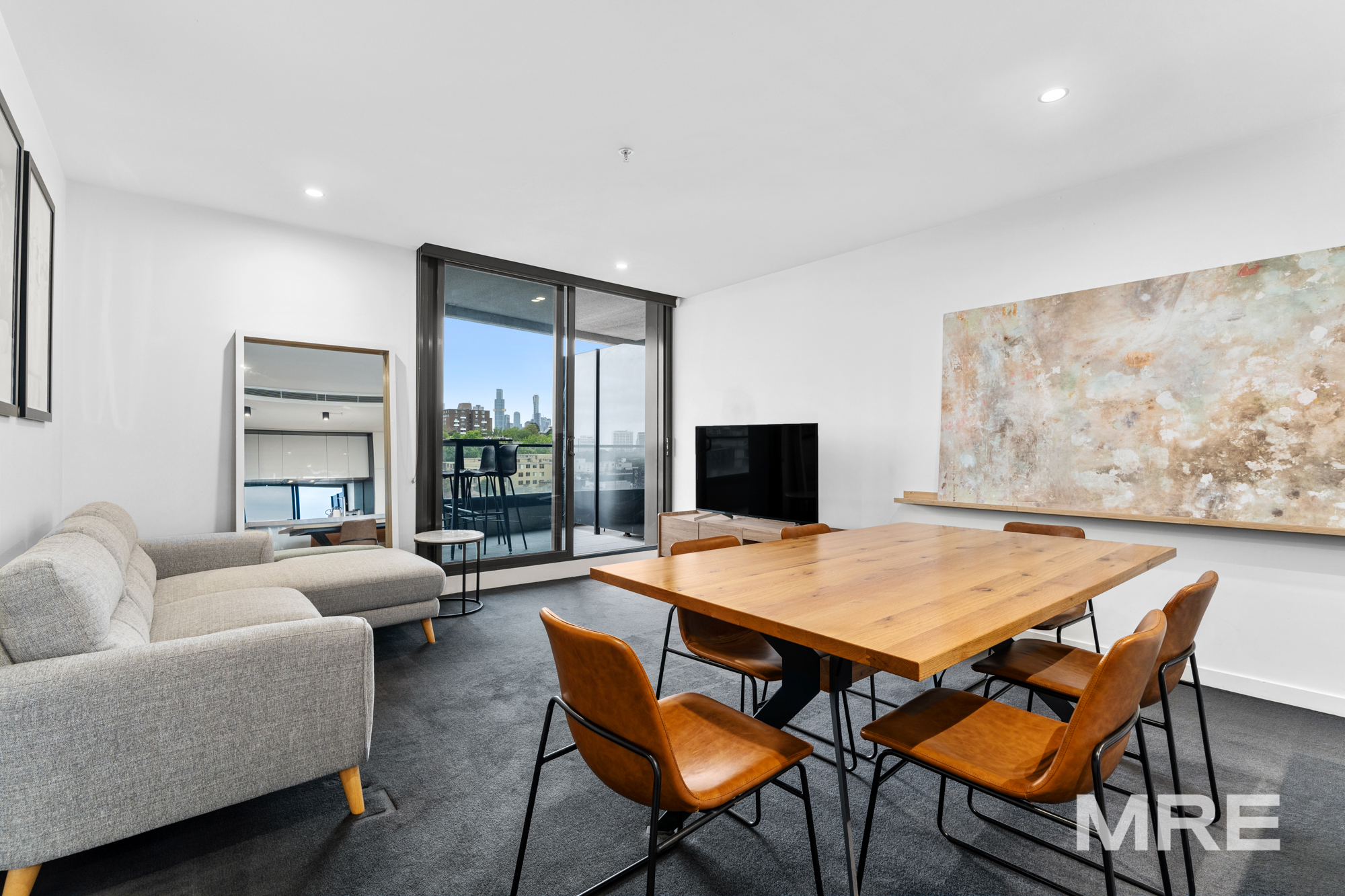 Fully furnished South Yarra oasis with spectacular Melbourne views